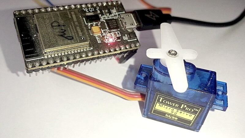 ESP32 + Servo (raw)
