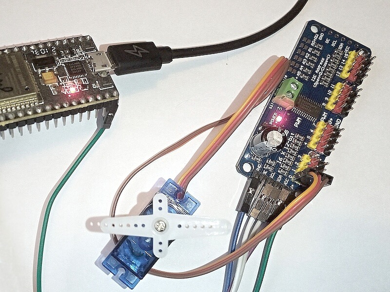 PCA + ESP32